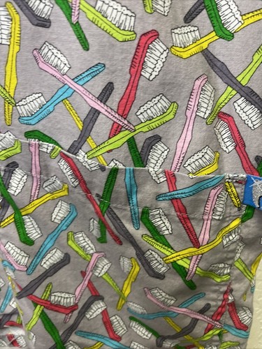 Mad About Mouths Scrub Top Donna Medio Dentista Stampa Spazzolino Manica Corta - Foto 4 di 6
