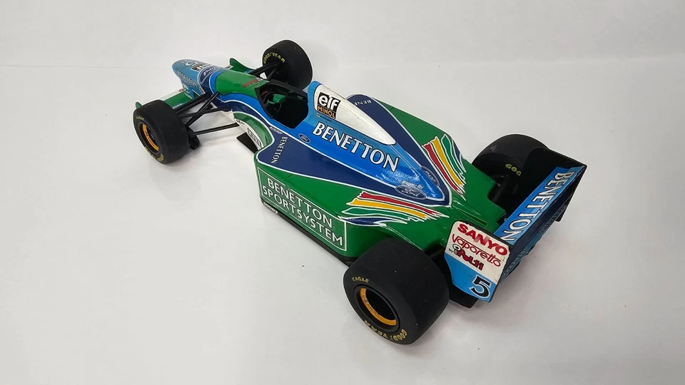 MINICHAMPS Michael Schumacher Collection 1:18 Benetton B 193 F1 #5 NO BOX - image 3 of 4