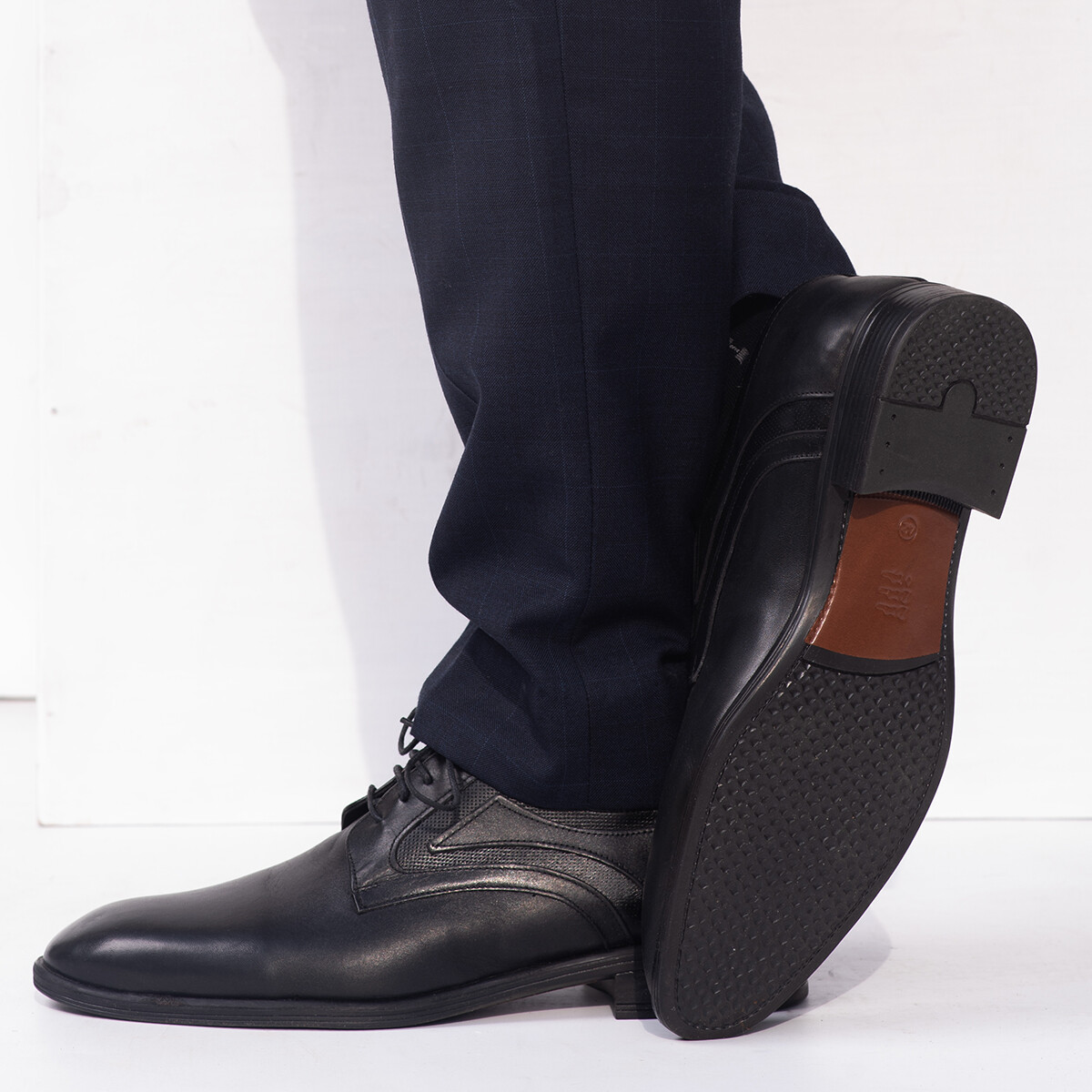 Mens shiny Leather Shoes Black, Oxford style real leather 