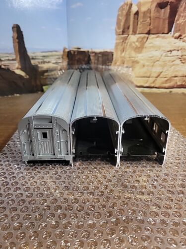 MTH Electric Trains O Gauge Empire State Express Aluminum Passenger Shells - Picture 17 of 24