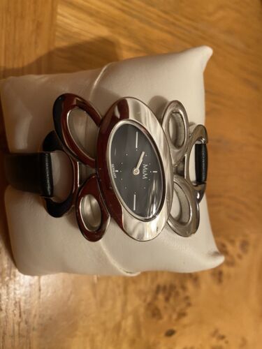 M&M German Wrist Watch for Women New With Daisy Design And Black Leather Strap - Picture 4 of 6