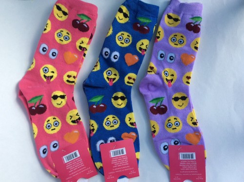 6 PAAR DAMEN/TEENAGER EMOJI SOCKEN * LT. BLAU/FLIEDER/ROSA/SCHWARZ/LIMETTE/KÖNIGSBLAU * NEU IN VERPACKUNG - Bild 4 von 7