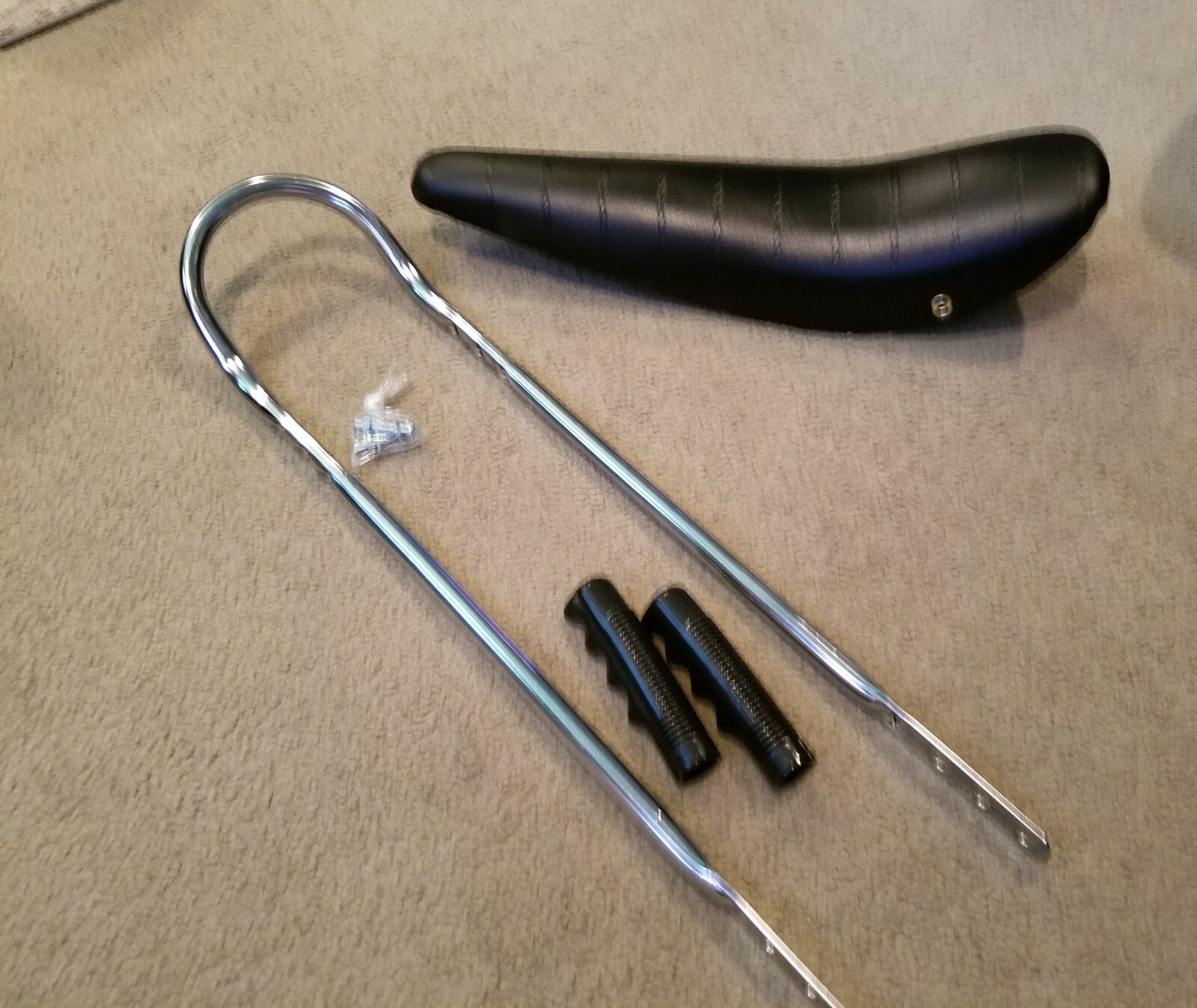 BICYCLE BANANA SEAT BLACK , SISSY BAR & GRIPS, FOR 20" BICYCLES eBay