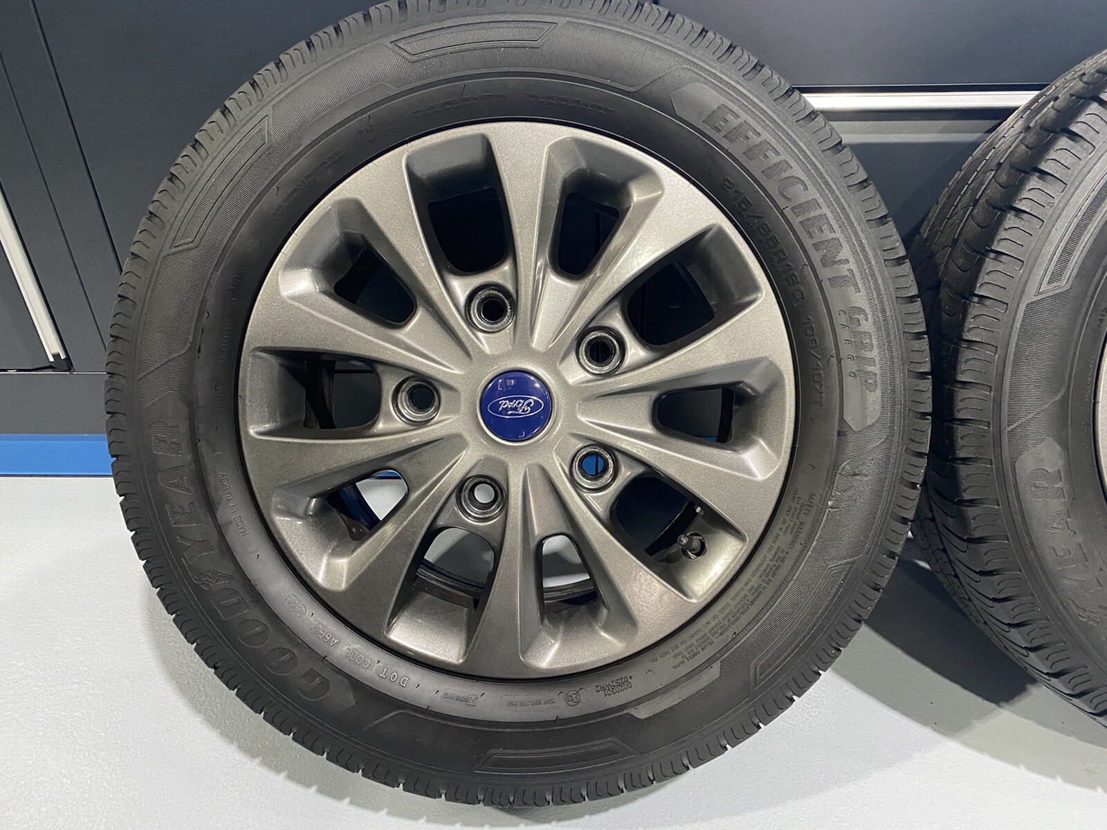 Genuine Ford Transit Custom Alloy Wheels 16 In & Tyres 215/65/16 GUN