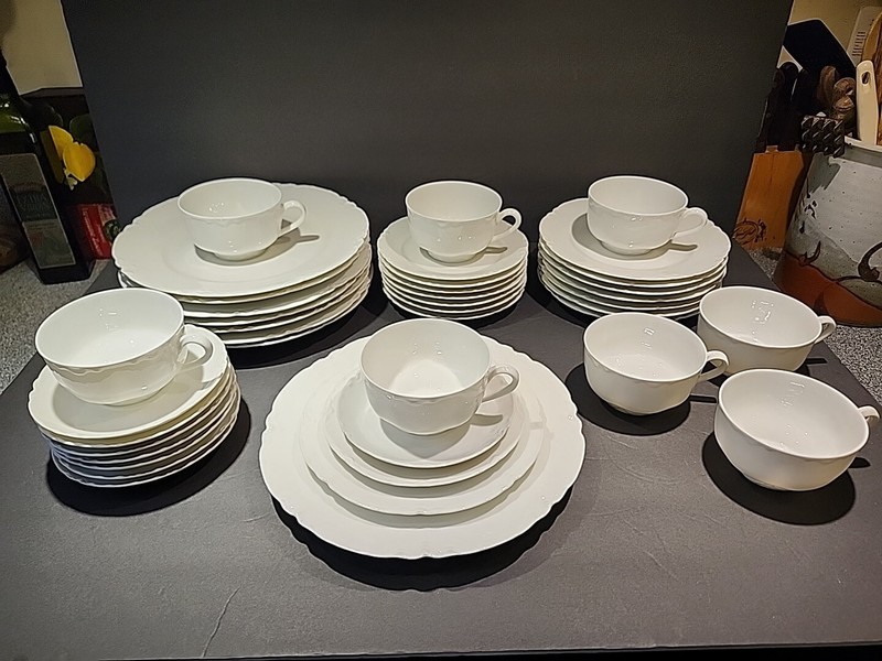 Setting For 8 Antique Haviland Limoges White Ranson With Serving Pieces