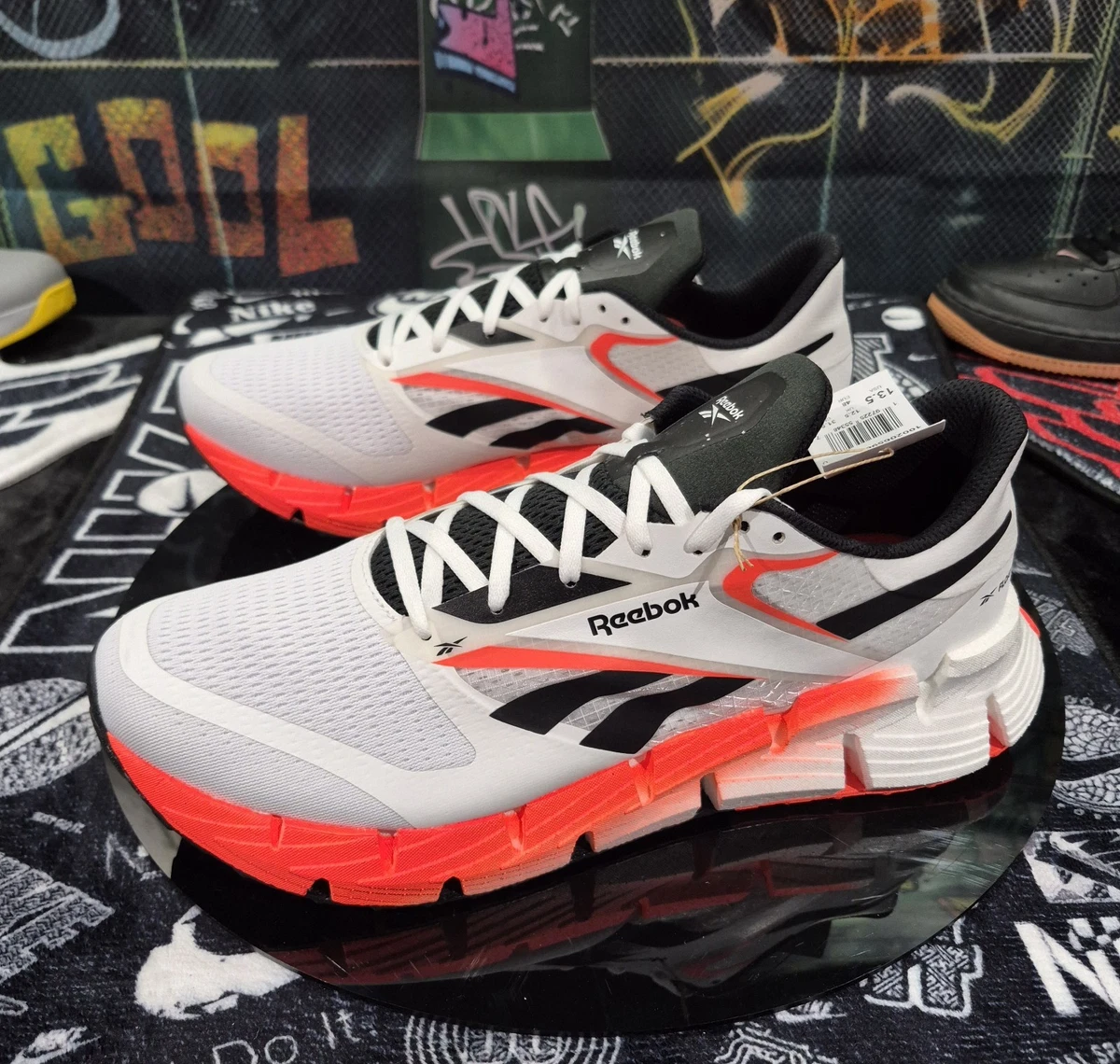 Reebok Size-13.5 Mens Floatzig 1 Running‎ Shoes White Black Orange Flare Size 10 - Reebok FloatZig 1 White Orange Flare for sale  main image 2