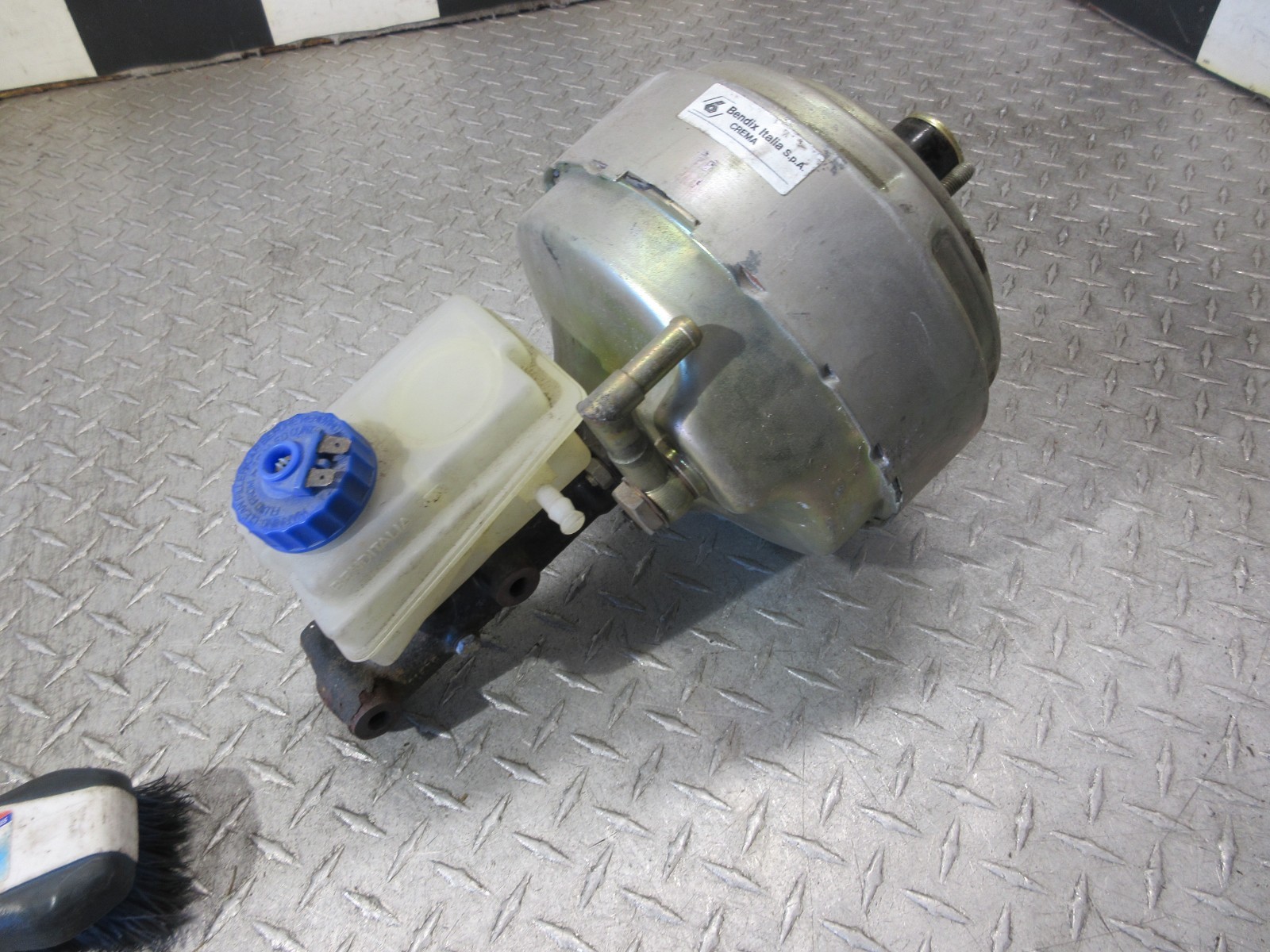 Ferrari 308 GTB Brake master cylinder