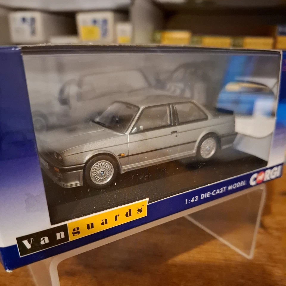 Vanguards Corgi 1:43 BMW E30 Coupe 325i Sport Lach Silver VA13400 Mint - Image 3 of 4
