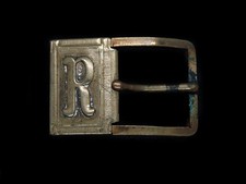 TE15134 VINTAGE 1970s INITIAL R SOLID BRASS BELT BUCKLE