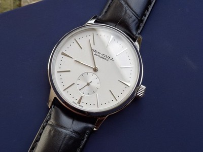 SEA-GULL - small seconds dress watch - 40 mm - Automatic - sapphire crystal