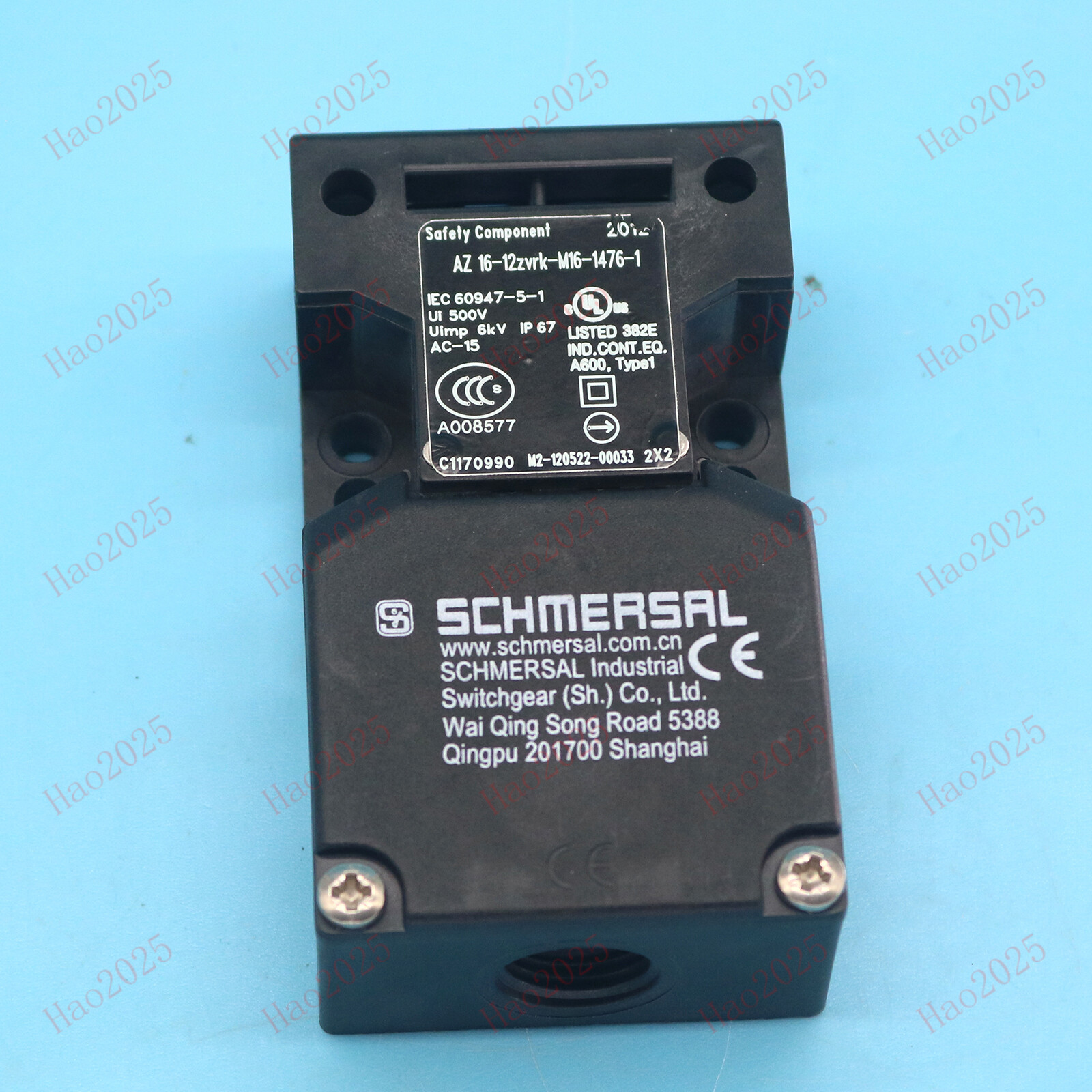 New In Box SCHMERSAL AZ16-02ZVRK-M16 Safety Door