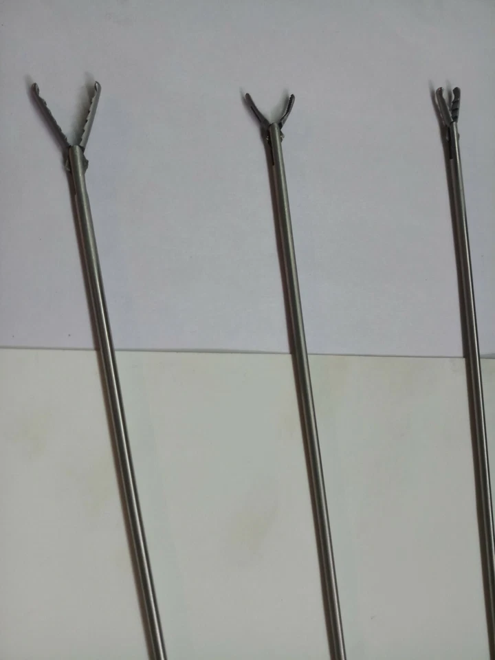 Pinzas laparoscópicas para hierba PCNL cocodrilo fenestrado mandíbula larga pequeña 2,5/3 mm Foto 4 de 4