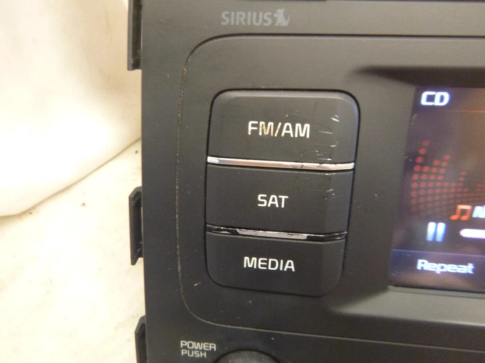 Reproductor de CD radio Kia Sedona 15 16 96160-A9000WK UAR13 Foto 4 de 4