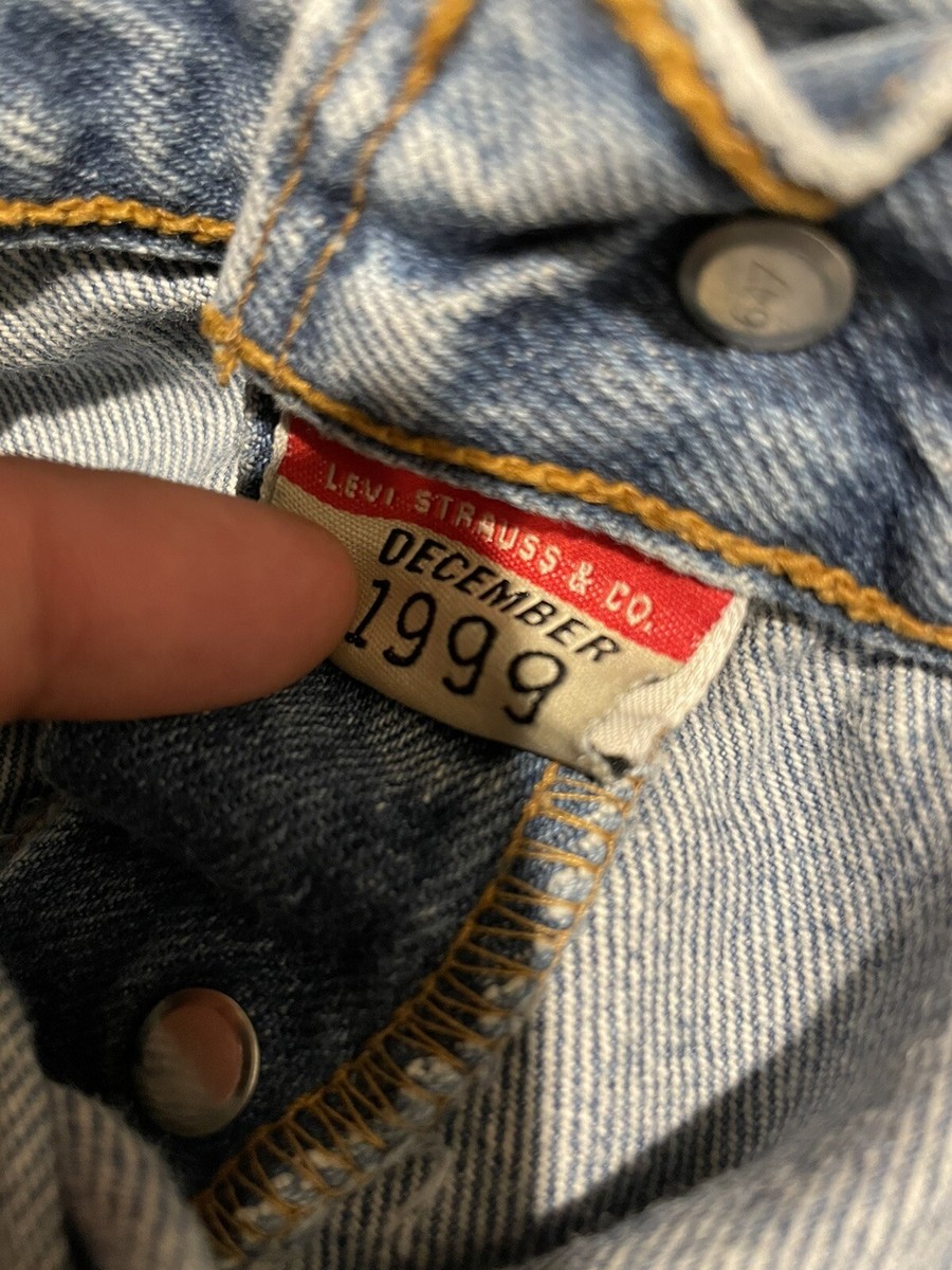 VTG 1999 Levis 501 Blue Denim Jeans Button Fly Made in USA