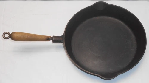 Vintage "ERIE" Cast Iron Skillet 8 726 Block Quote Logo Heat Ring Wood Handle