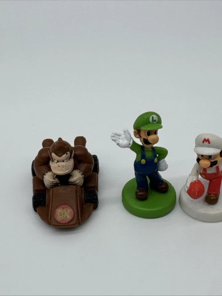 Hasbro NINTENDO Monopoly Gamer Repuesto Personaje Piezas Lote de 4 Wario Mario Foto 2 de 4