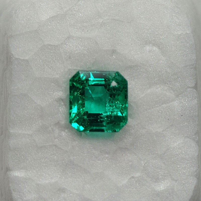 Natural Emerald 0.59 ct, approx. 4.8mm x 4.7mm x 3.4mm, Jewelry Removal e0012