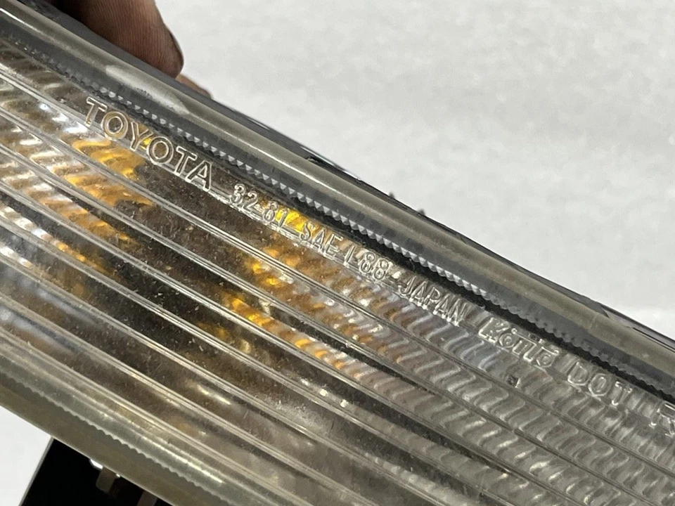 Luz intermitente delantera del lado derecho del pasajero Lexus Es250 1991 en parachoques Foto 3 de 3