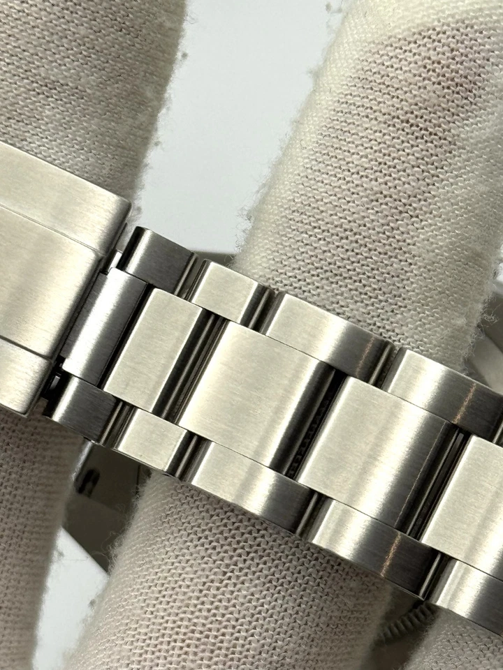 Rolex Submariner Sin Fecha 41mm Acero Inoxidable 124060 Caja y Papeles 2022 Foto 3 de 4