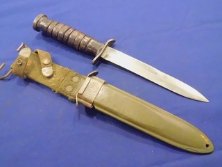 Coltello da combattimento trincea A WWII US M3 Utica Guard Mrk Dagger in M8 Scbd