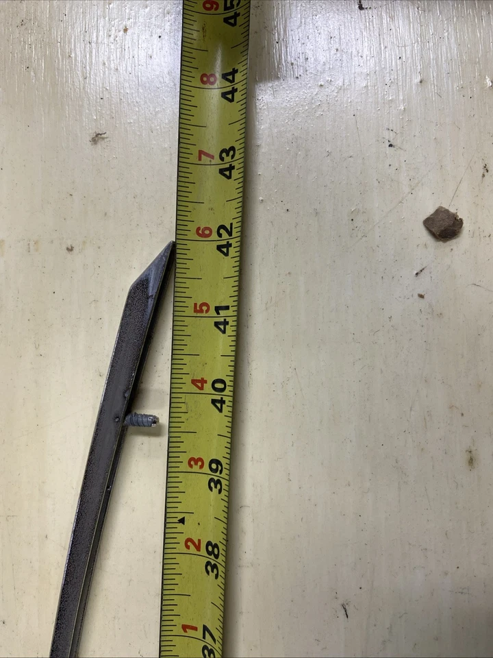 Chevrolet Nova II SS 1962-1965 capó moldura central lanza OEM 3791511 Foto 2 de 4