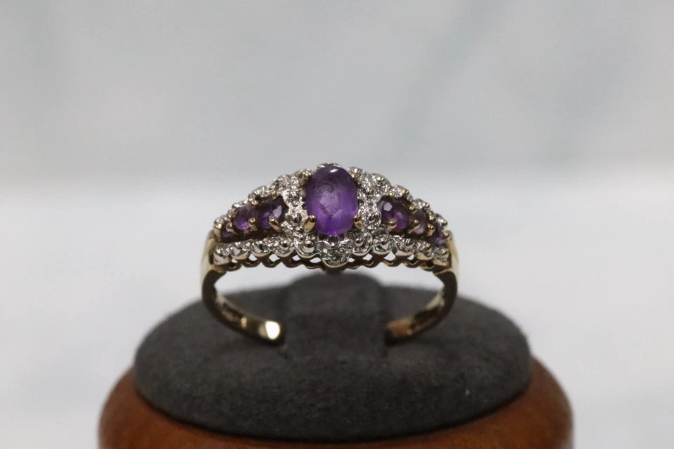 Anillo con racimo de diamantes y amatista de oro amarillo de 9 quilates - talla Q - sello del Reino Unido Foto 3 de 4
