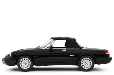 LAUDORACING-MODELS 1:18 Alfa Romeo Spider 1.6 - 2.0i 1990 LM209B
