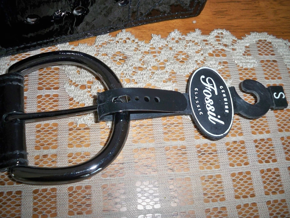 Cinturón elástico elástico elástico negro Fossil para mujer - talla pequeña Foto 3 de 4