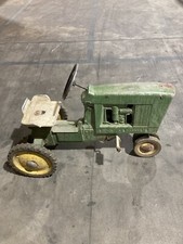 John Deere Eska 3 hole pedal tractor