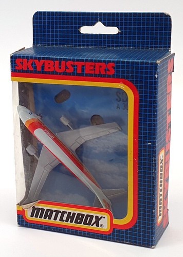 Matchbox Skybusters Appx 8cm Long SB-28 - A 300 Airbus Aircraft IBERIA - Picture 5 of 5