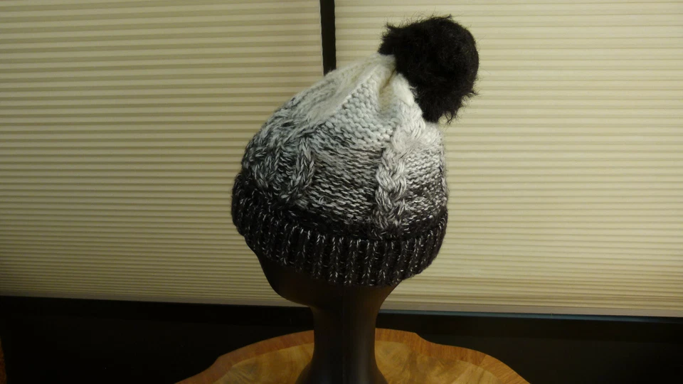 Accesorio Mujer Negro/Blanco Sombrero Pom Pom Gorro Talla Única Foto 3 de 4