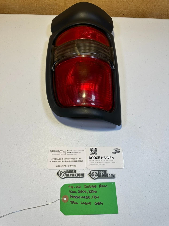Luz trasera derecha pasajero Dodge Ram 1500 2500 3500 1994-2002 OEM 55055264AC Foto 4 de 4