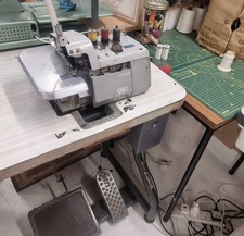 Singer 990 Industrial Overlocker Sewing Machine, Table Mounted, Foot Pedal