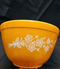 Vintage Pyrex Cinderella Butterfly Gold Bouquet 750ml EUC