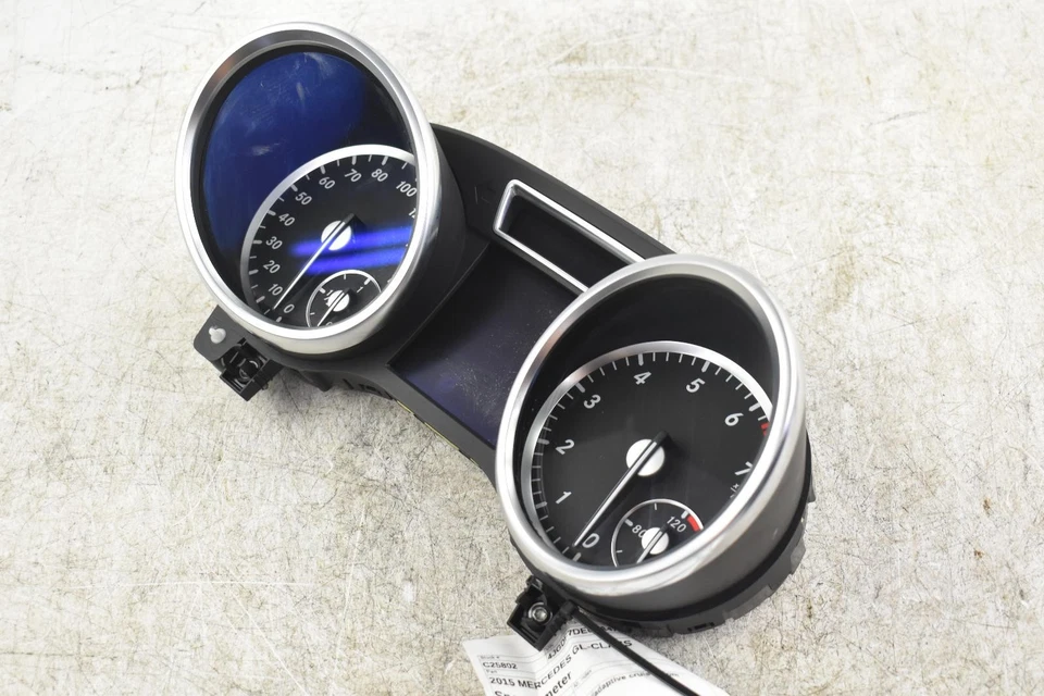 Medidor de velocímetro usado se adapta a: Mercedes-Benz Mercedes clase gl 166 2015 tipo GL450 Foto 3 de 4