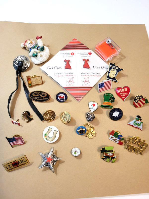 Mixed Lot of 25 Collectible Pins & Accessories XMAS, St Pat's Day, Political