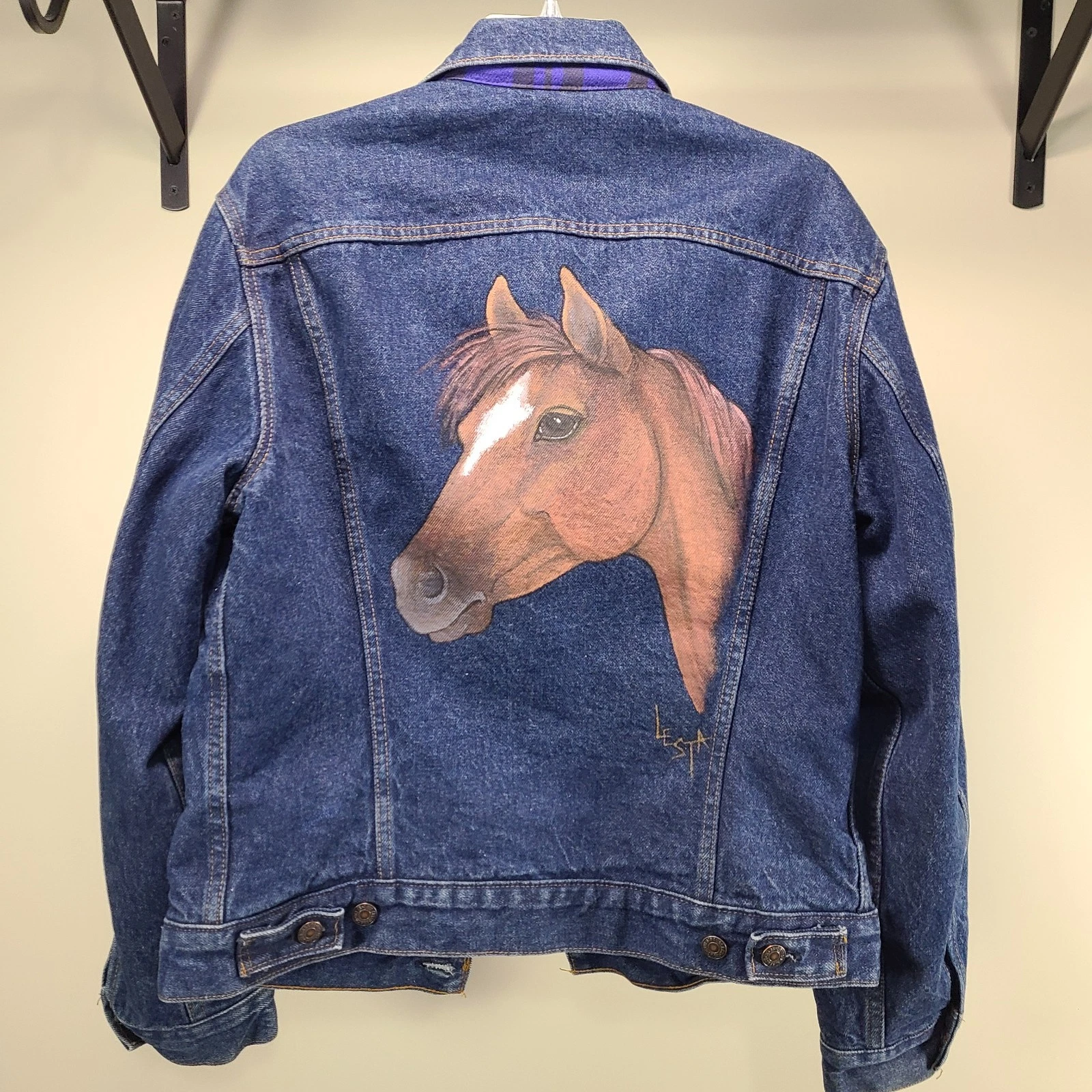Vtg Levi's Denim Jean Jacket Flannel Lined Mens Medium Hand Painted Horse