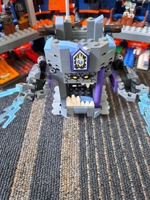 [RETIRED] LEGO NEXO KNIGHTS Knighton Castle 70357 w/ Manual
