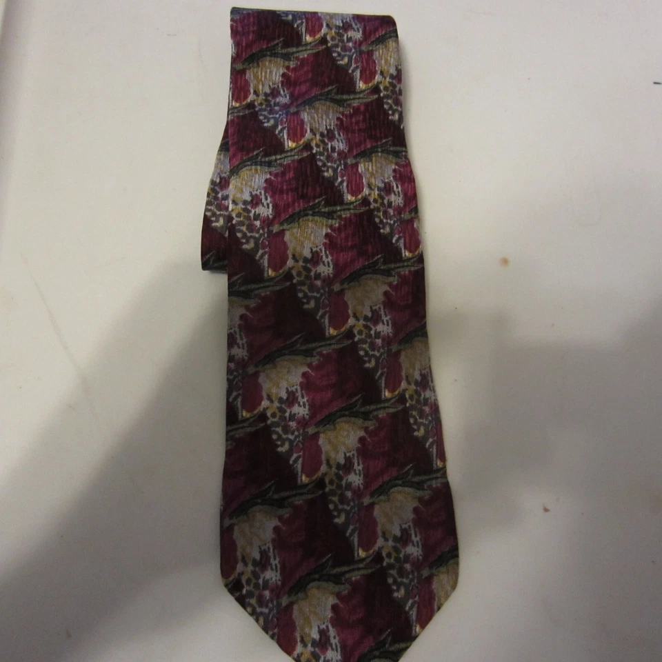 Corbata de seda colección cóctel VINO COMO SE VE BAJO MICRO ALCANCE Foto 2 de 4