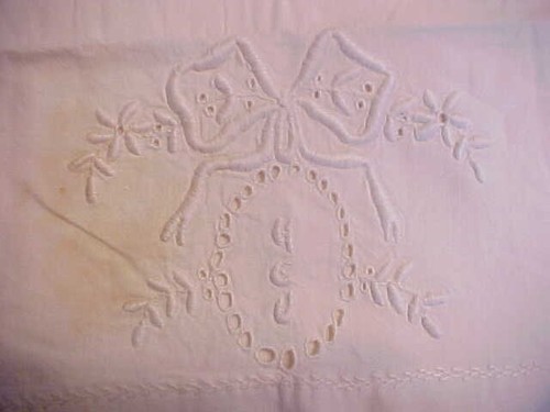 Vintage Cutwork Pillowcases w/ White Embroidered Flowers & Bows - Picture 2 of 5