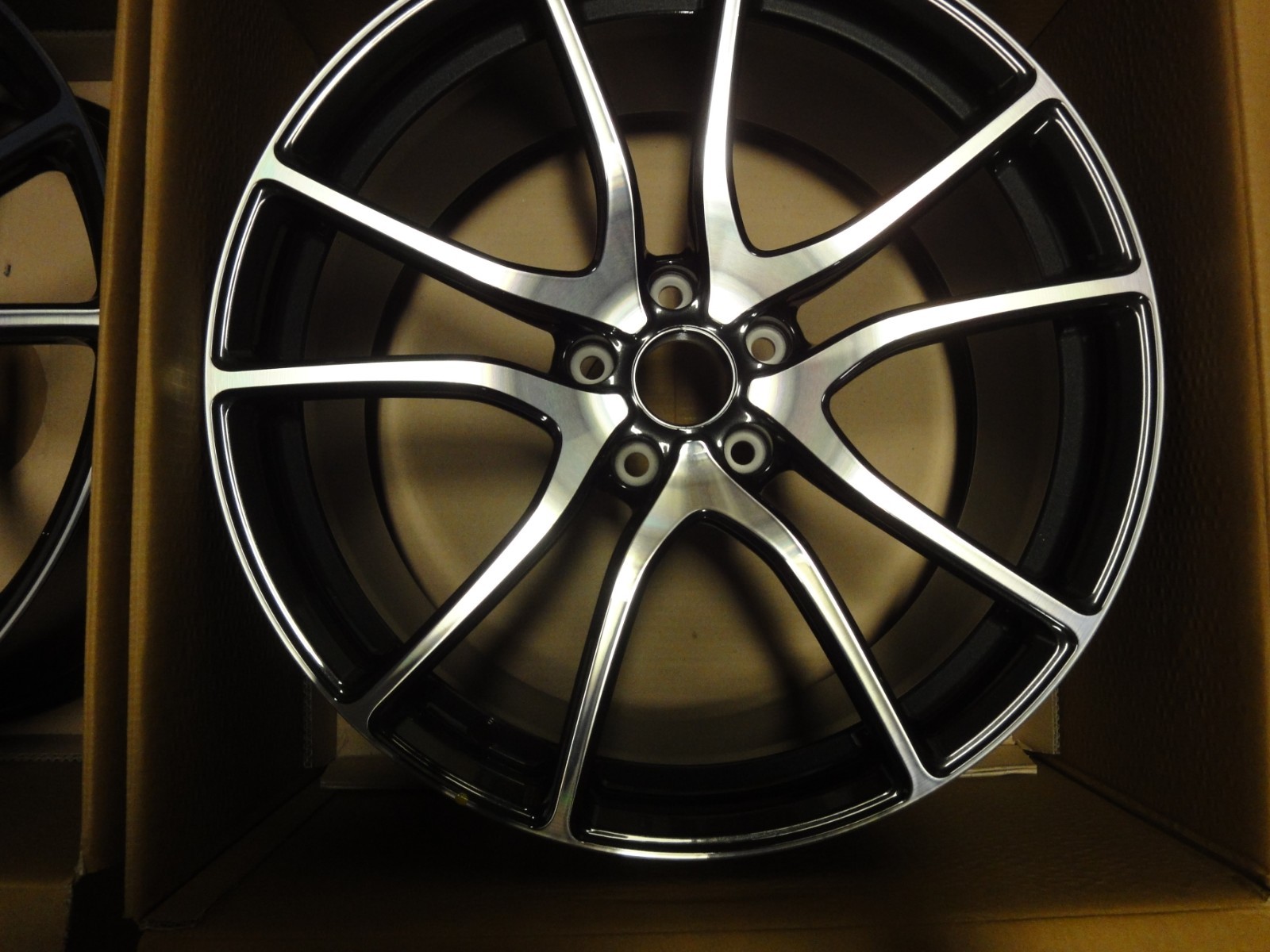 NEW McLaren 570S Premium Diamond Cut Front Wheels set of 2 NIB MINT FIT 2014 -19