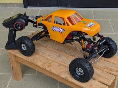 Custom built RC Crawler - Carbon Rahmen HotRC ct-6a Race Claws KYRC 60A ESC mehr