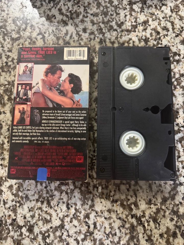 True Lies (VHS, 1995) - Arnold Schwarzenegger & Jamie Lee Curtis - Image 2 of 2