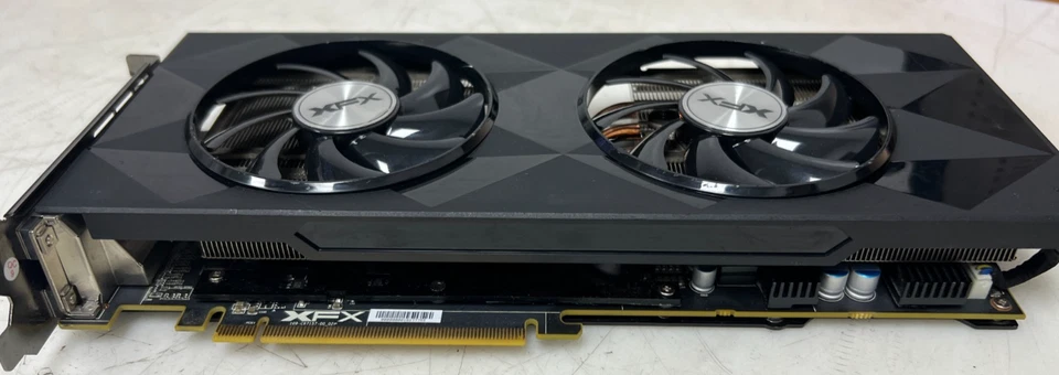 👀 XFX AMD RADEON VIDEO GRAPHICS CARD 8GB GDDR5 GRAPHICS CARD 7121A10000G - Image 2 of 4