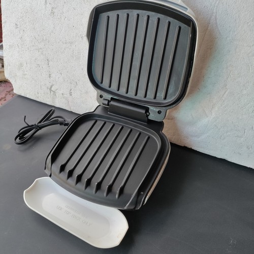 George Foreman Lean Mean Fat Reducing Grilling Machine Small Model GR-10A - Picture 6 of 19