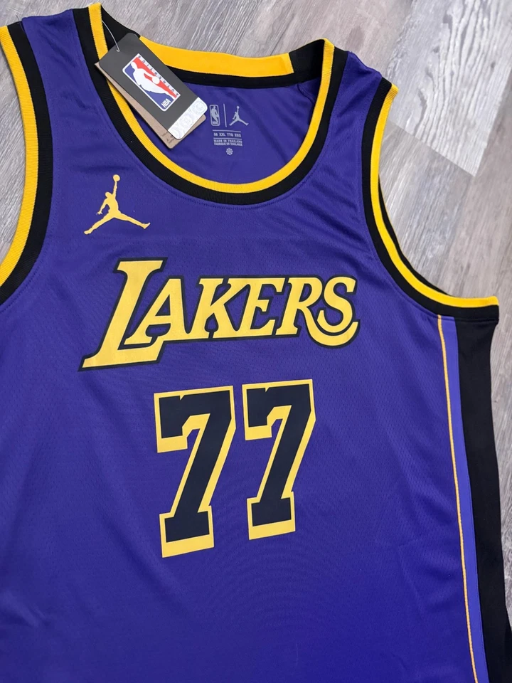 洛杉矶湖人队紫色卢卡·唐西奇声明版耐克球衣男式小号 — 第 2/4 张图片