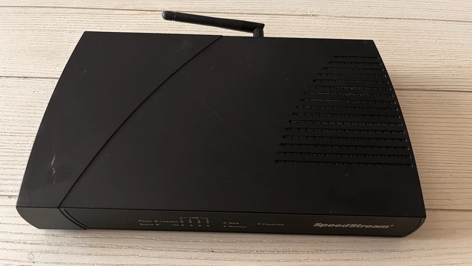 SpeedStream - SS2524 - Cable Router - Image 4 of 4