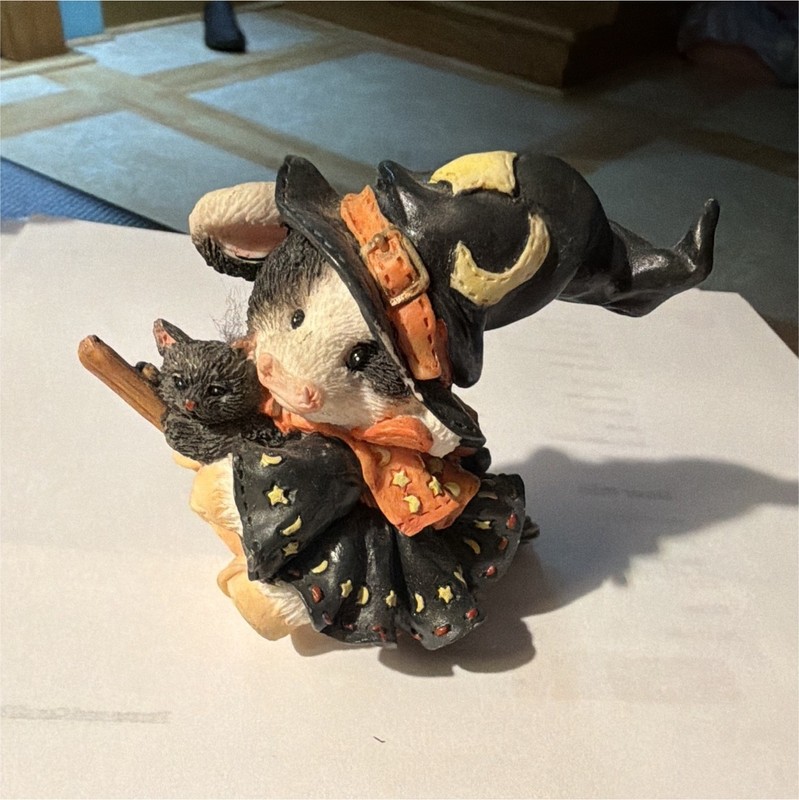 Enesco Chimneyville "I Cast My Spell On Moo!" Cow Figurine 1996 Witch