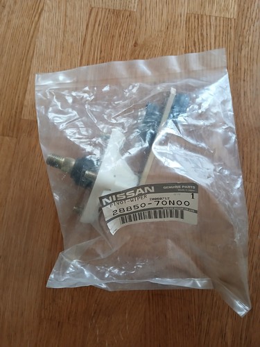 Nissan Primera P11,LH wiper pivot,new in pack genuine part.Model Years 96-99. - Picture 2 of 3