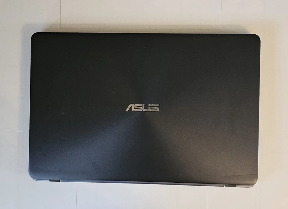 ASUS VivoBook X705MAR 17.3" Laptop Celeron N4000 8GB 1TB Laptop - Image 2 of 4